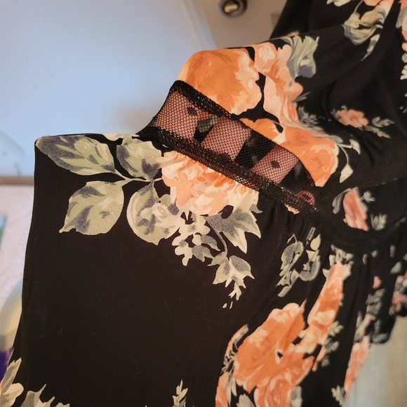 Torrid floral maxi dress size 2 plus size - Picture 3 of 6